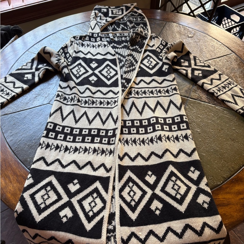 LeShop Black and Cream long Knit Cardigan
